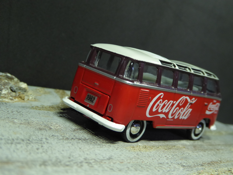 Illustration for article titled Hot Sixty 4th: Coca Cola Collection 1